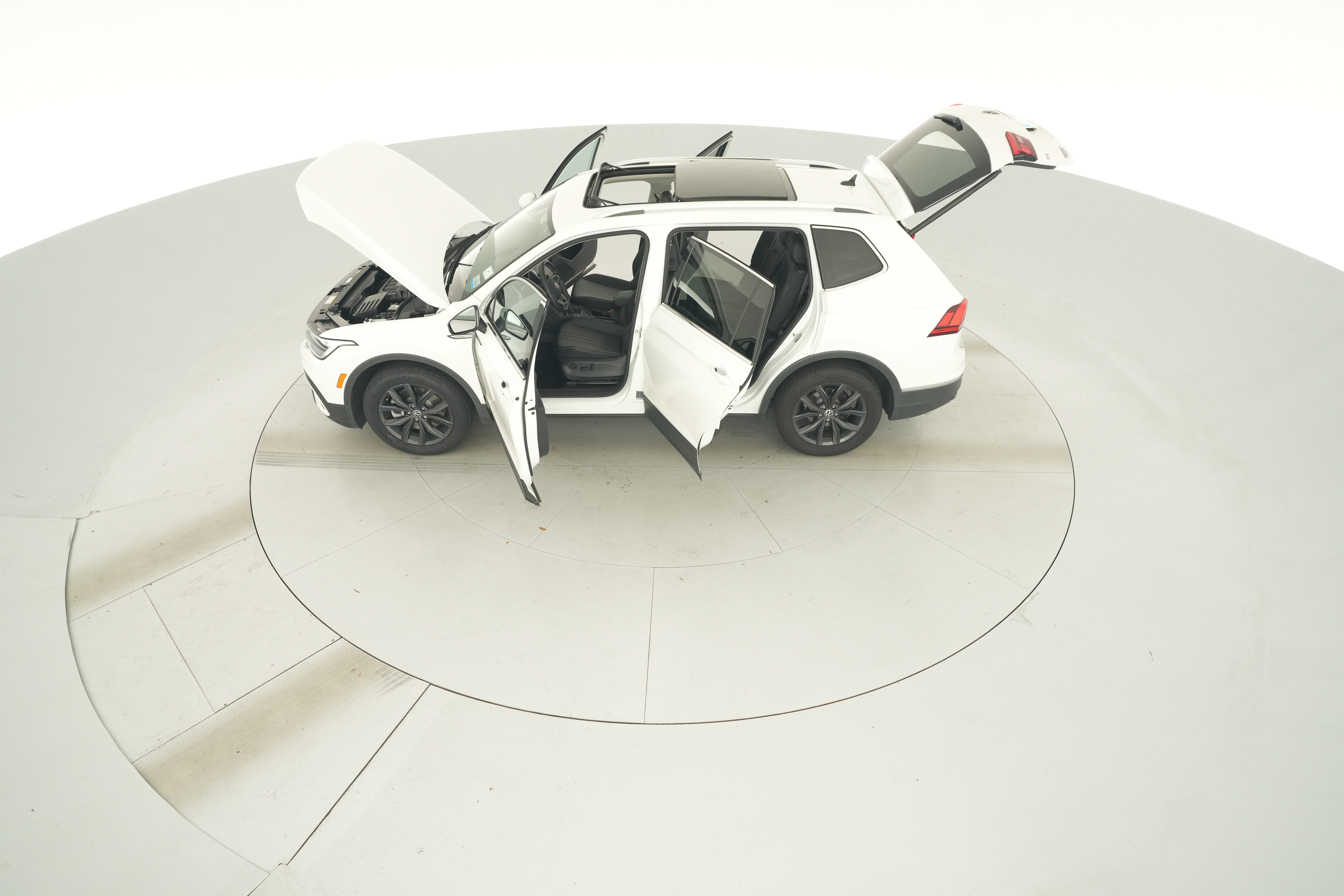 2024 Volkswagen Tiguan SE - Photo 40