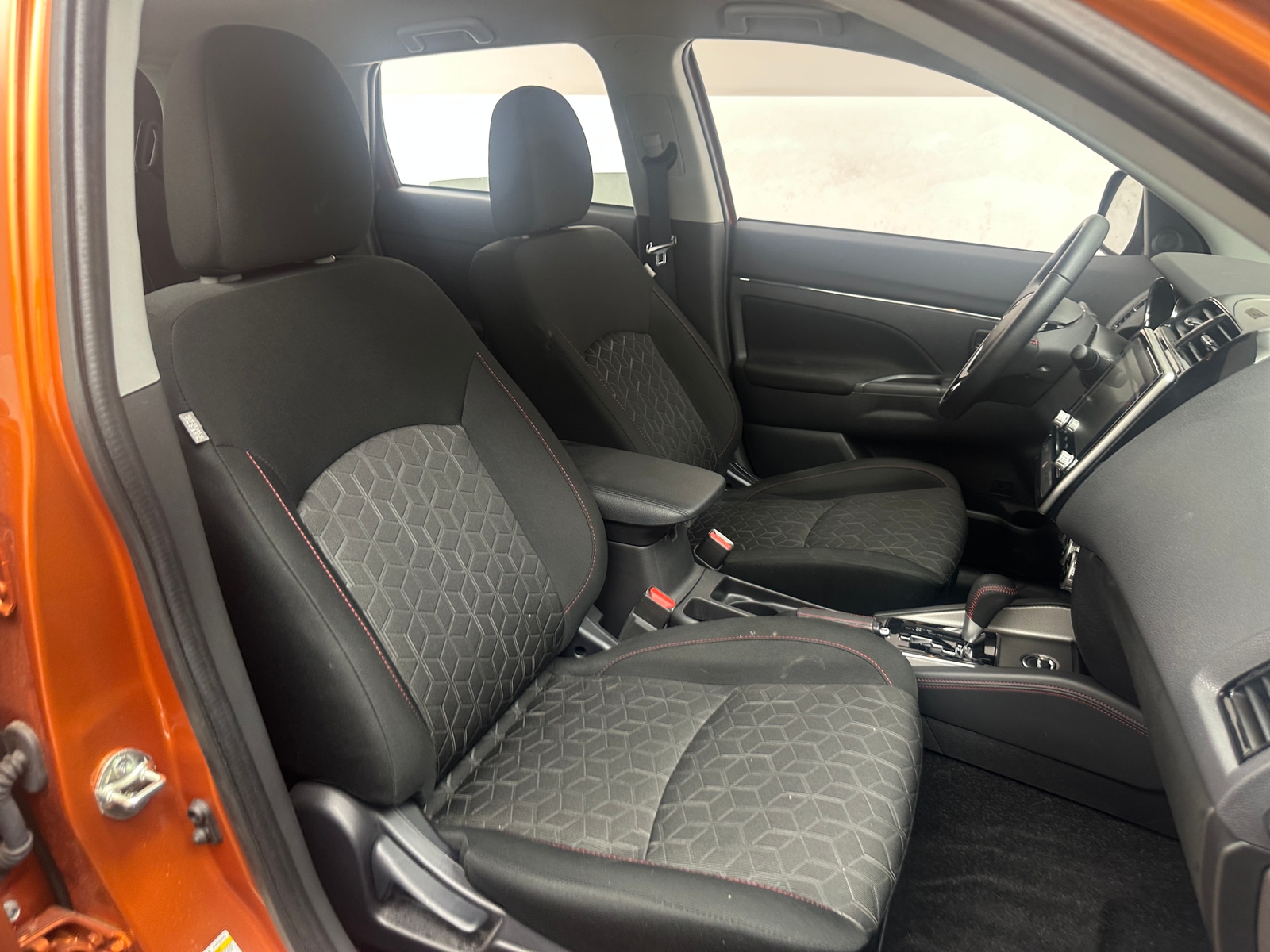 Thumbnail: 2023 Mitsubishi Outlander Sport - 2