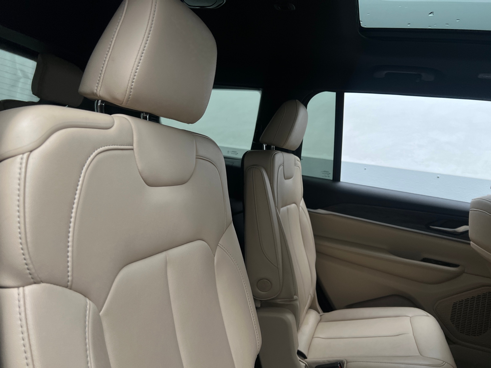 Thumbnail: 2024 Jeep Grand Cherokee L - 5