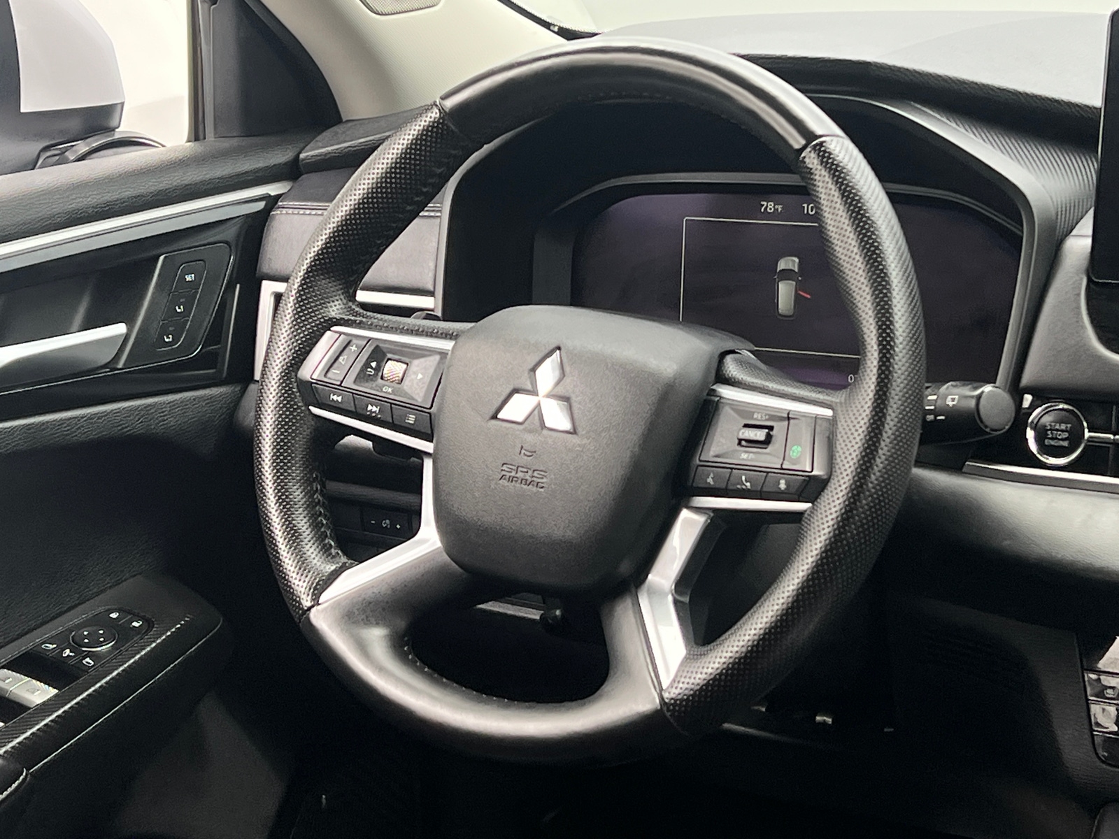Thumbnail: 2025 Mitsubishi Outlander - 4