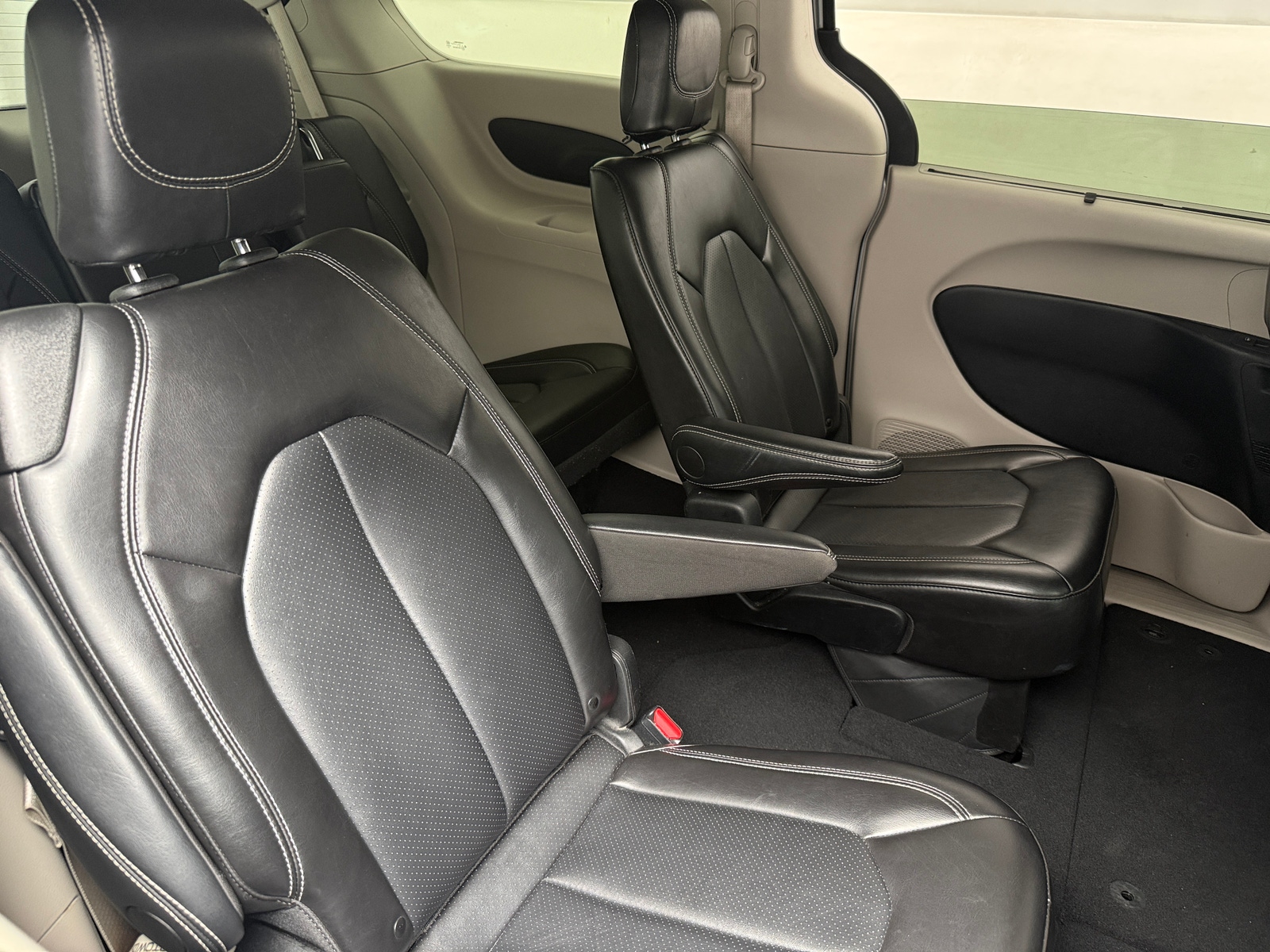 Thumbnail: 2024 Chrysler Pacifica - 5