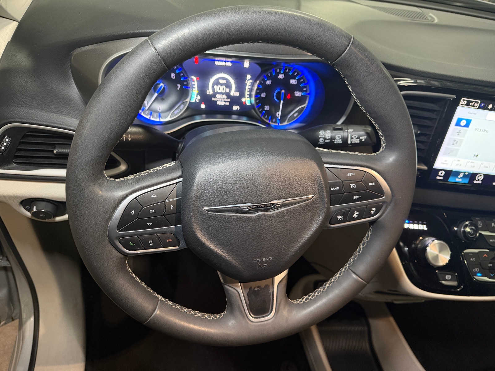 Thumbnail: 2024 Chrysler Pacifica - 4