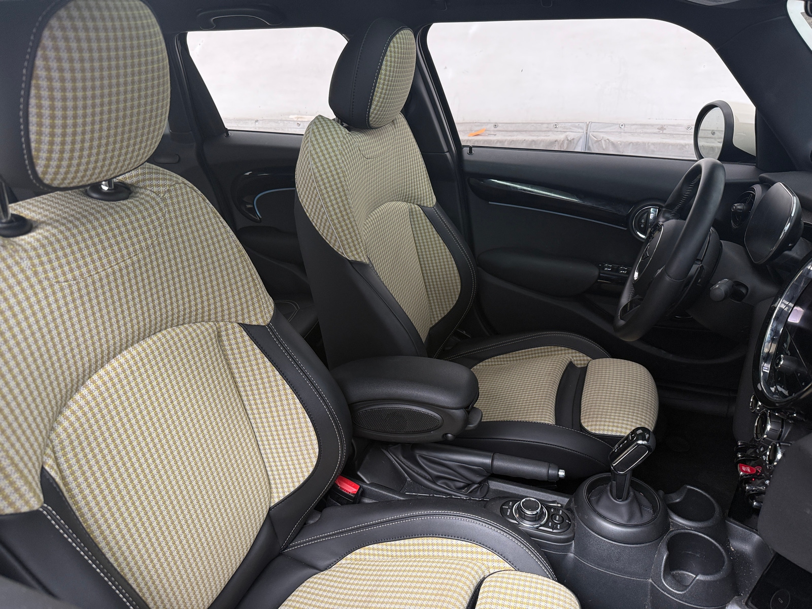 Thumbnail: 2024 MINI Cooper Hardtop - 2