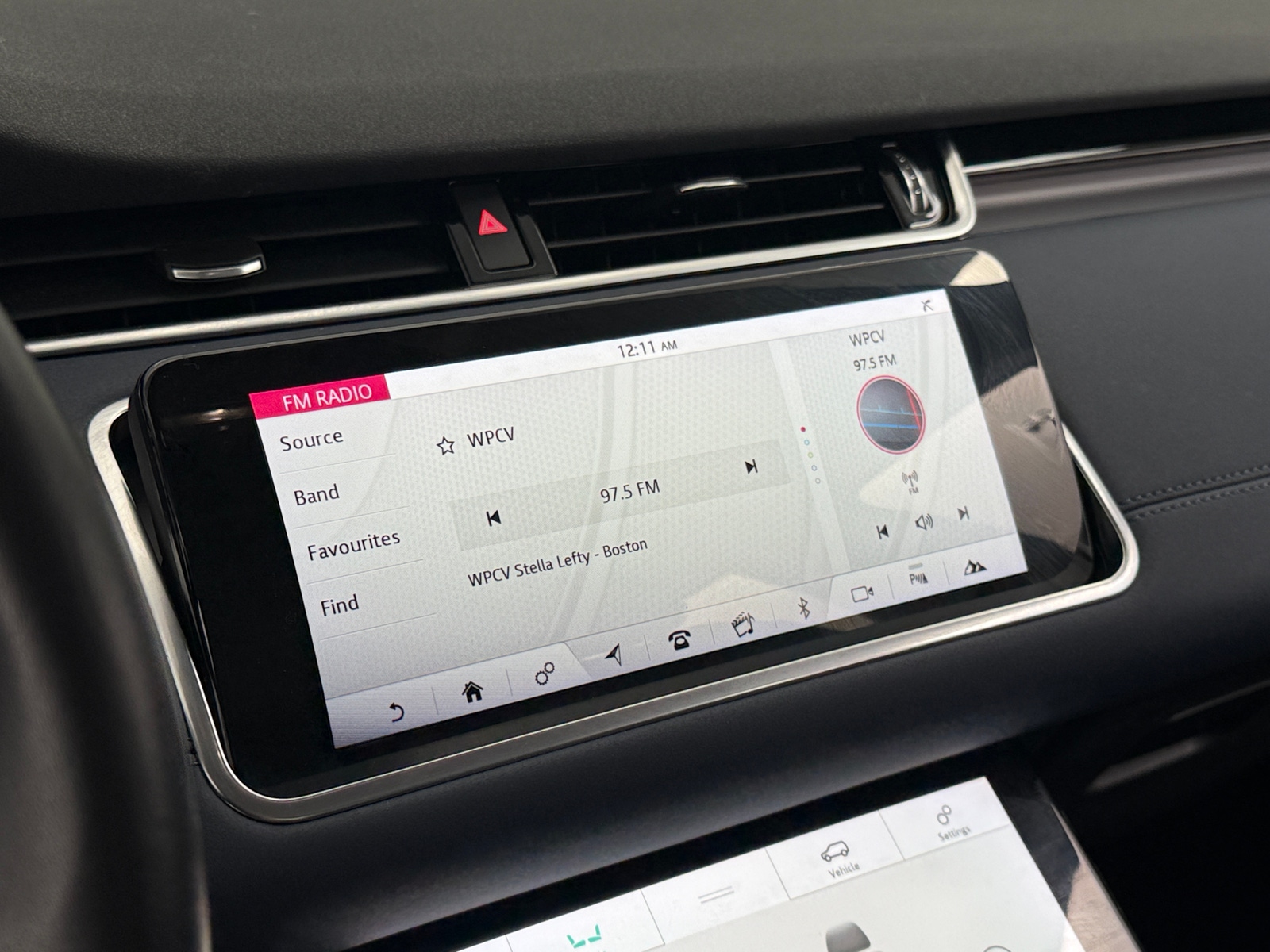 Thumbnail: 2020 Land Rover Range Rover Evoque - 3
