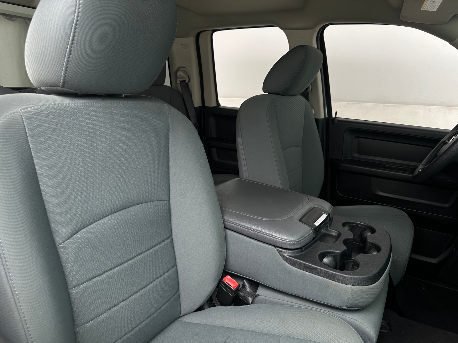 Thumbnail: 2020 RAM 1500 Classic - 2