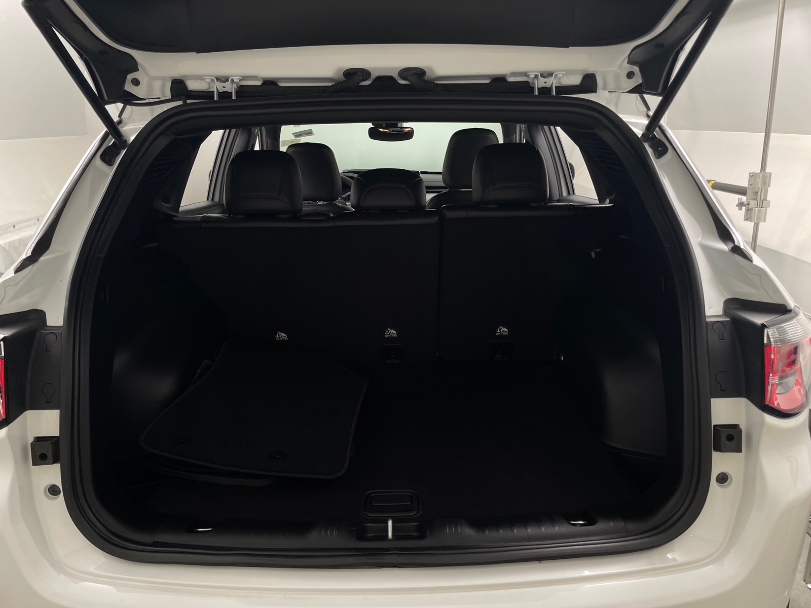 Thumbnail: 2023 Jeep Compass - 6