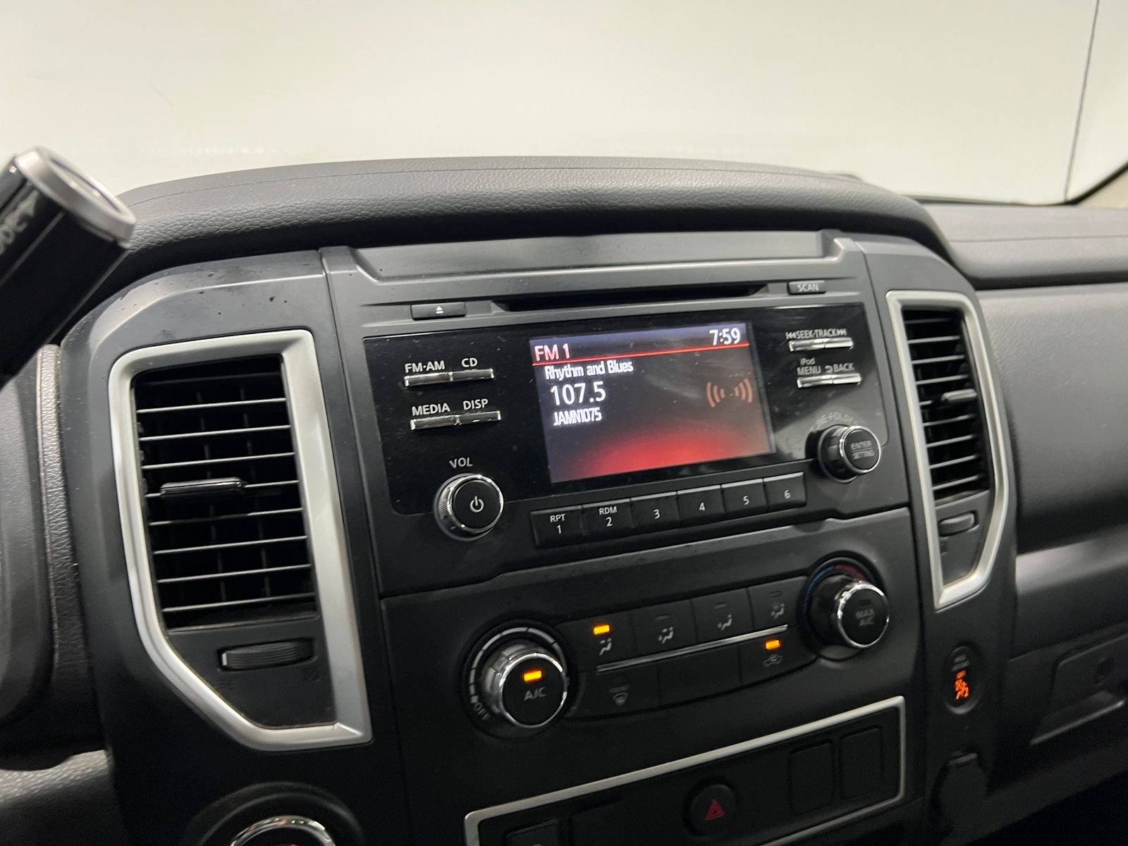 Thumbnail: 2018 Nissan Titan - 4