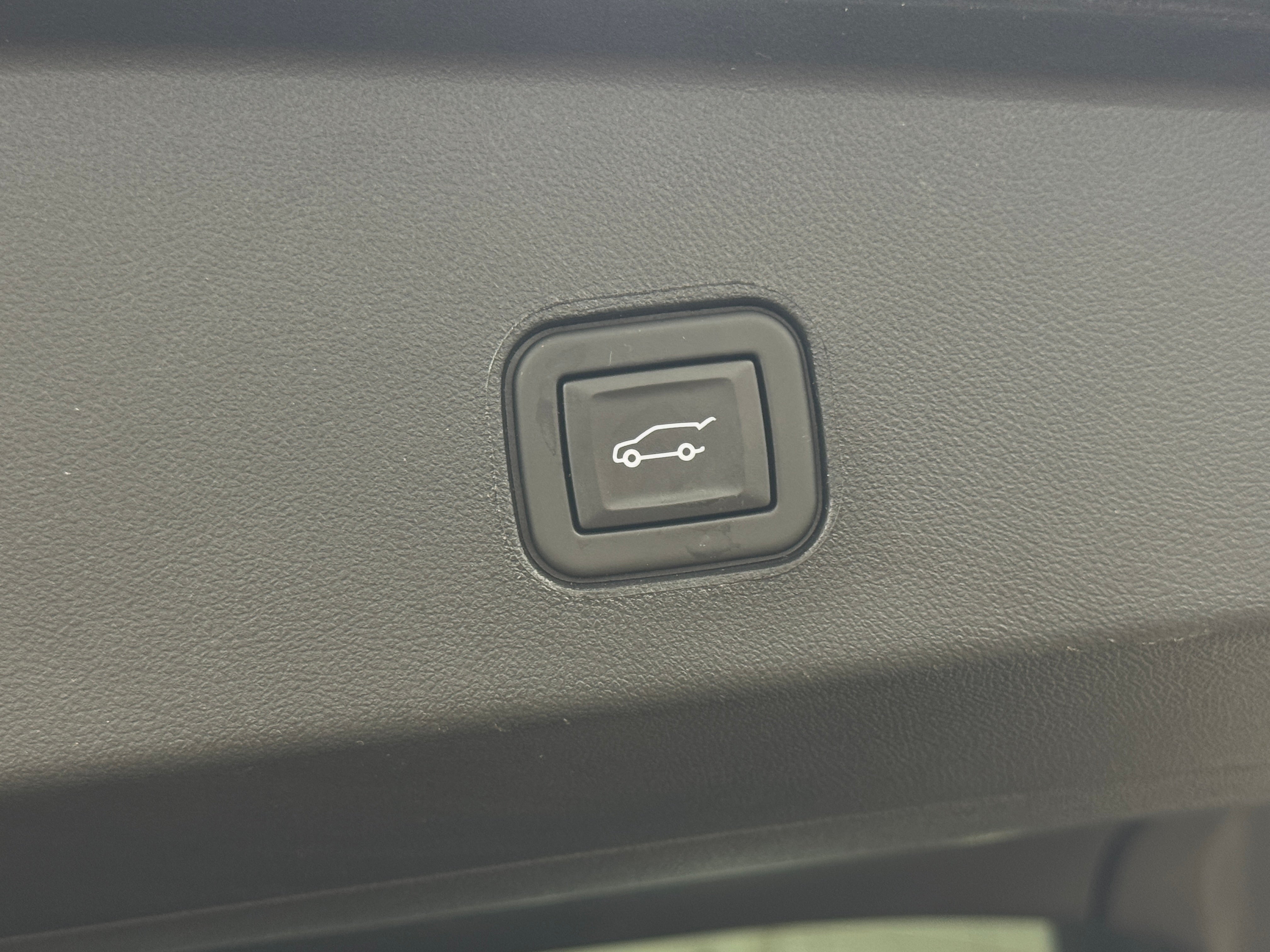 Used 2024 Cadillac LYRIQ Luxury 2 with VIN 1GYKPRRL9RZ125815 for sale in Auburn, WA