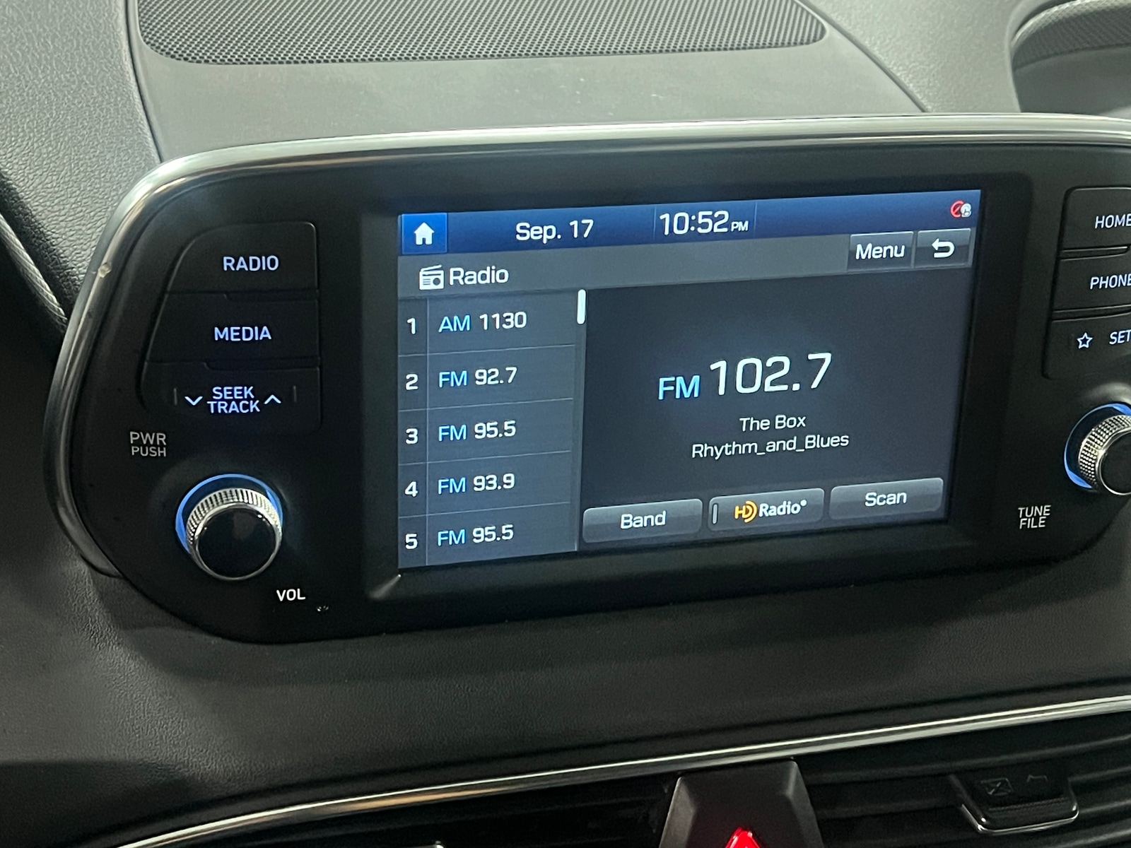 Thumbnail: 2020 Hyundai Santa Fe - 4
