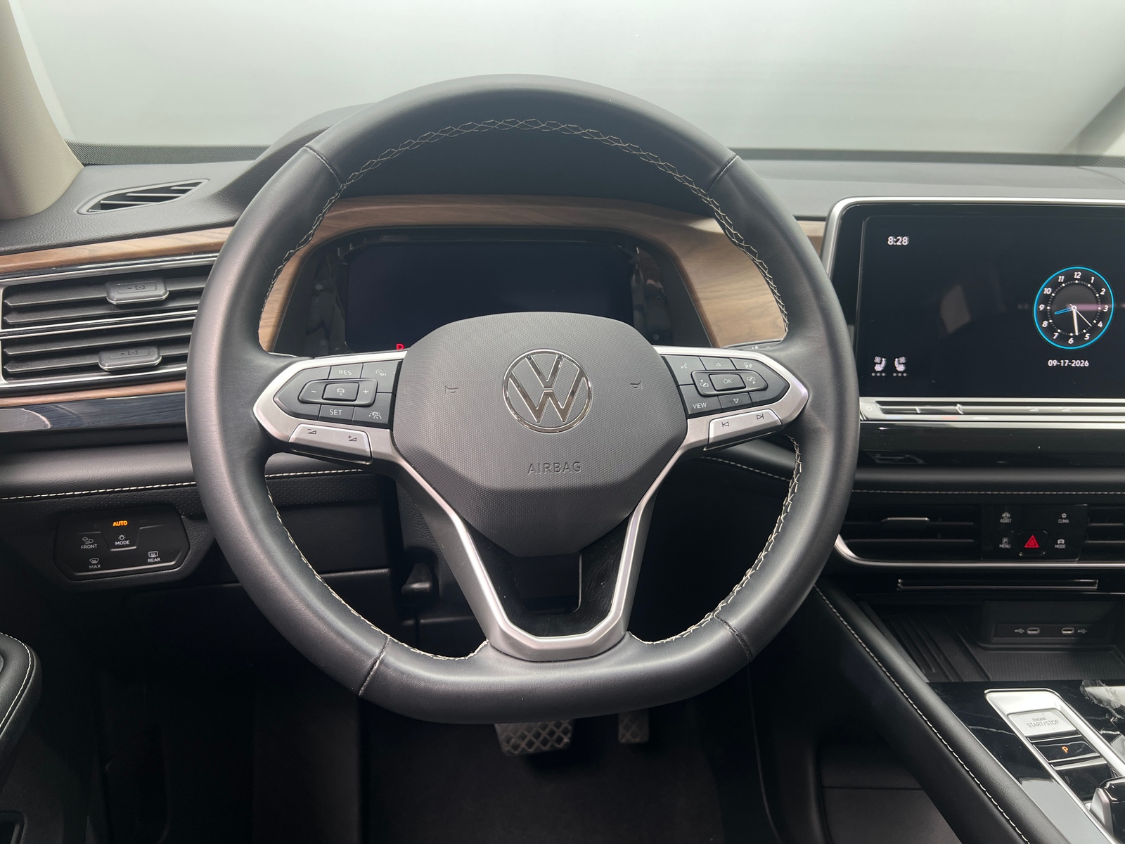 Thumbnail: 2025 Volkswagen Atlas - 4