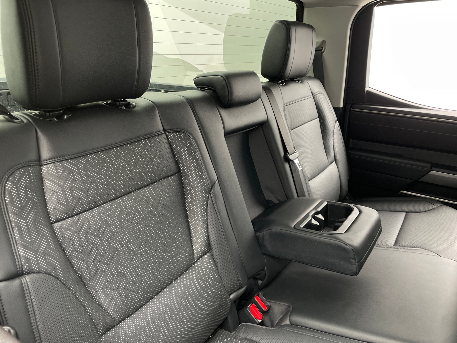 Thumbnail: 2022 Toyota Tundra - 6