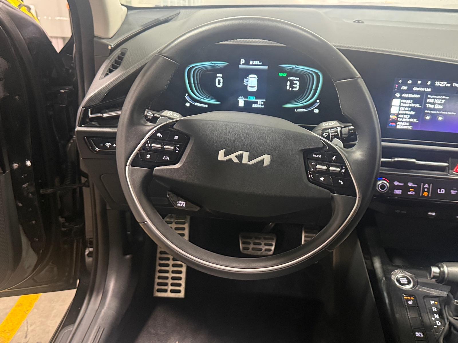 Thumbnail: 2023 Kia Niro - 4