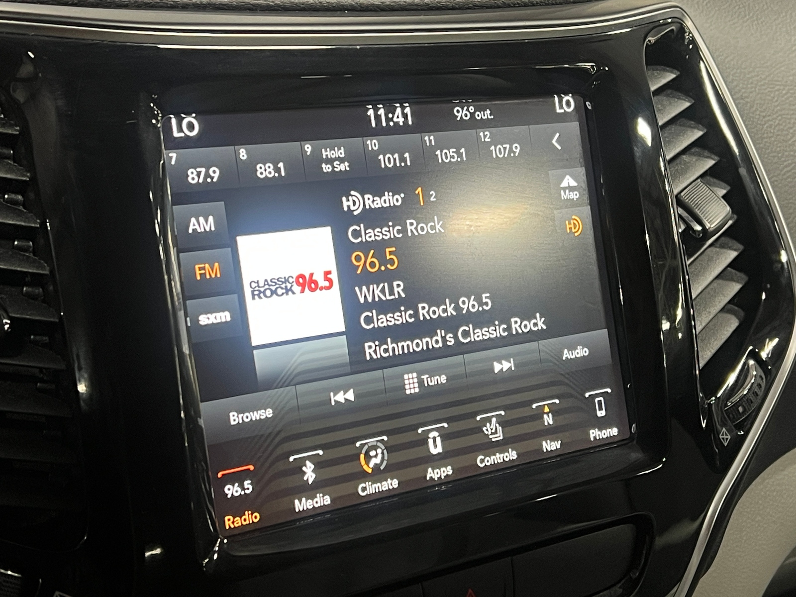 Thumbnail: 2019 Jeep Cherokee - 3