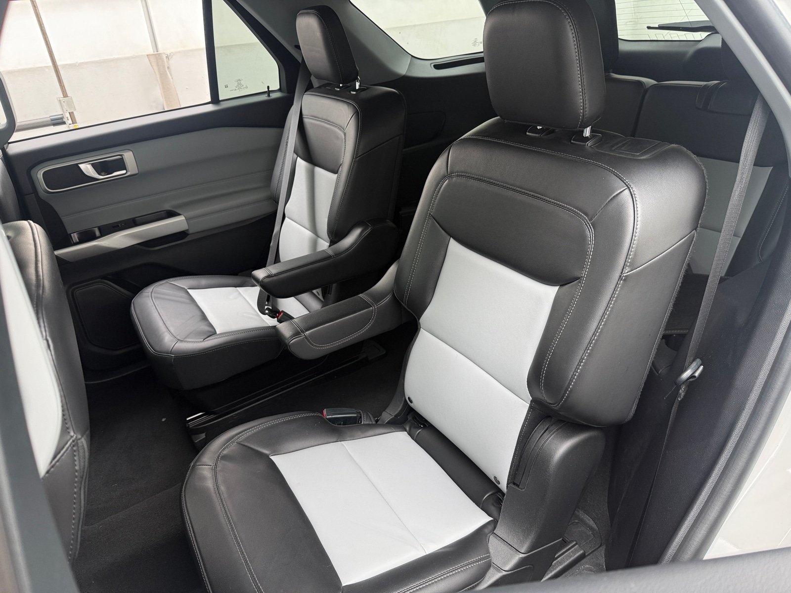 Thumbnail: 2022 Ford Explorer - 5
