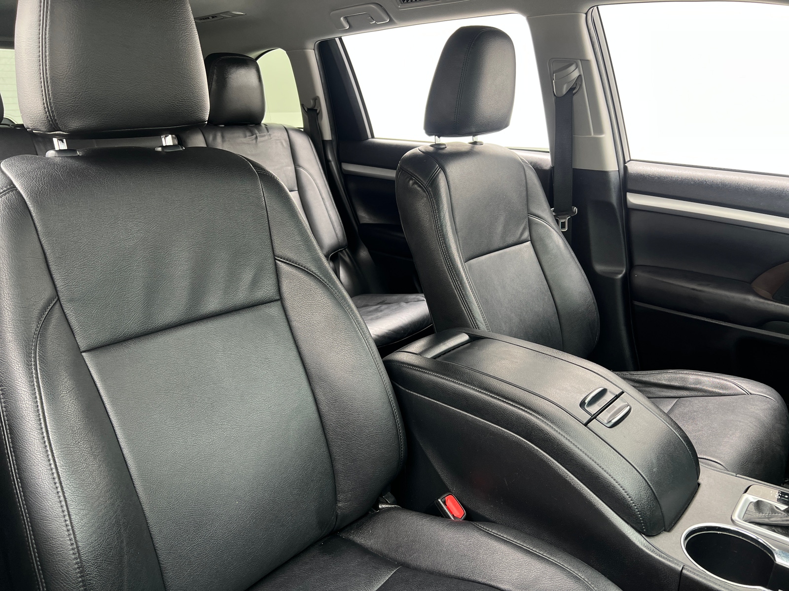 Thumbnail: 2019 Toyota Highlander - 2