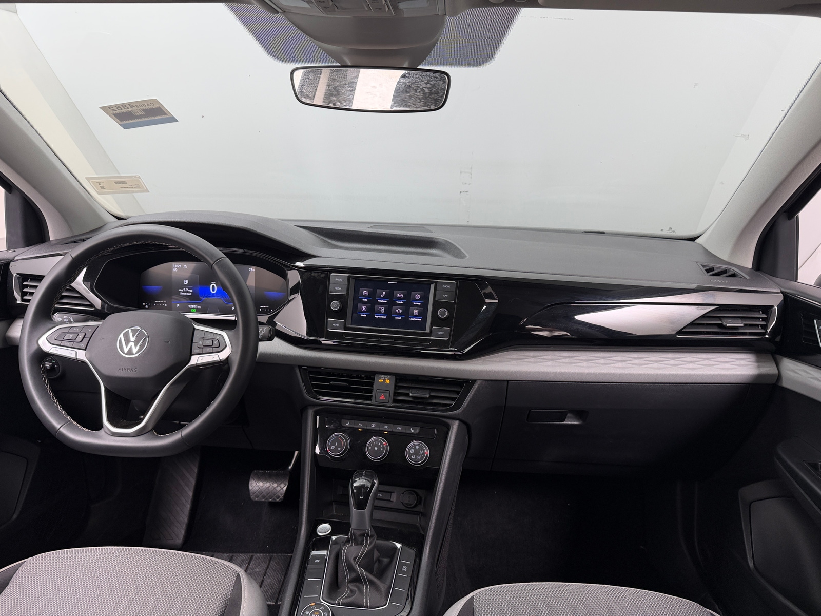 Thumbnail: 2023 Volkswagen Taos - 3
