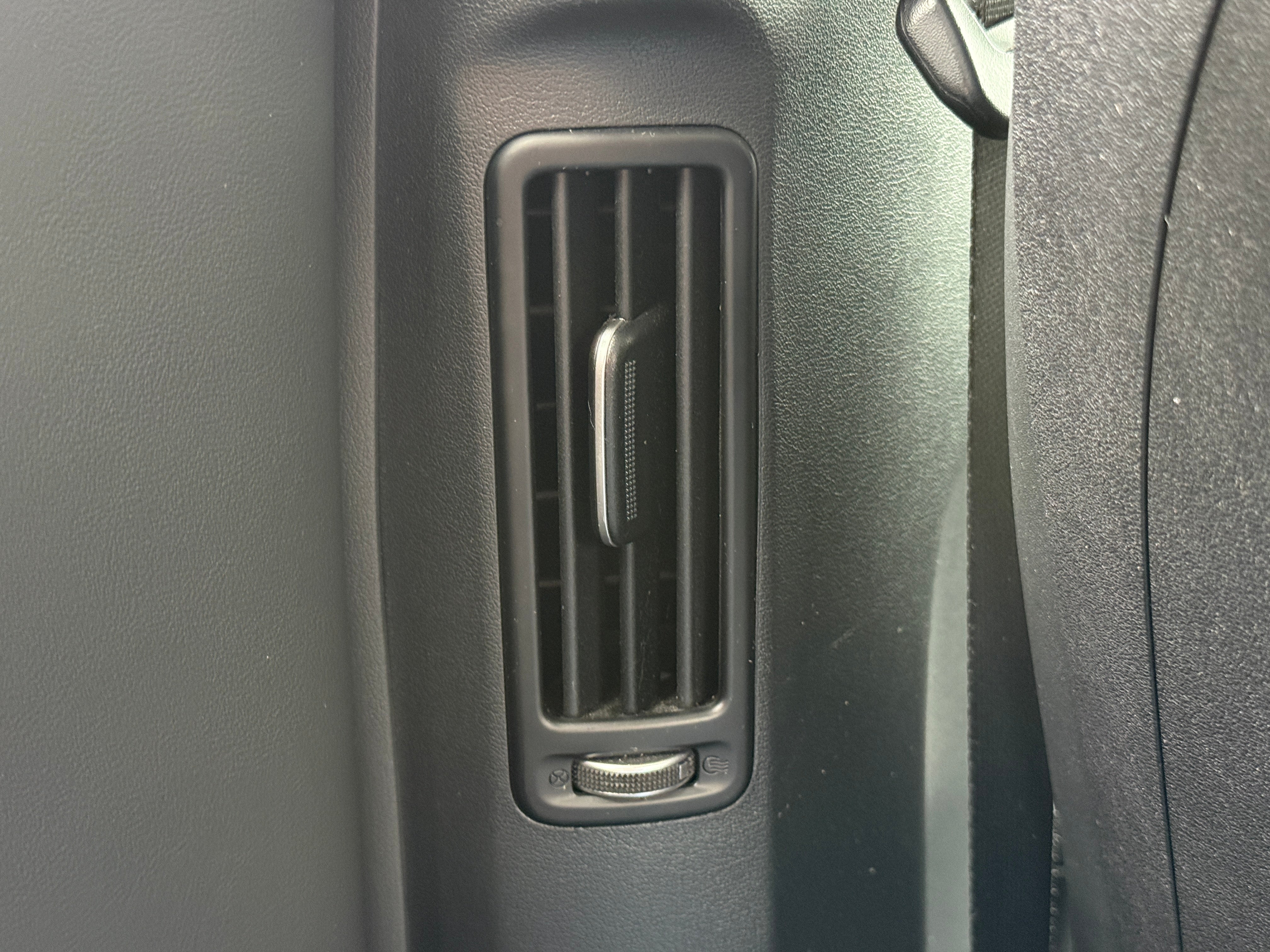Used 2024 Kia EV6 Wind with VIN KNDC34LAXR5162640 for sale in Oak Creek, WI