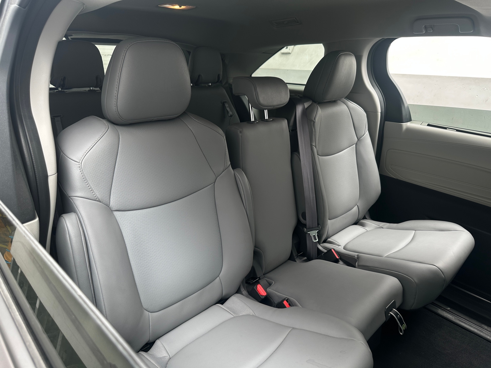 Thumbnail: 2021 Toyota Sienna - 5