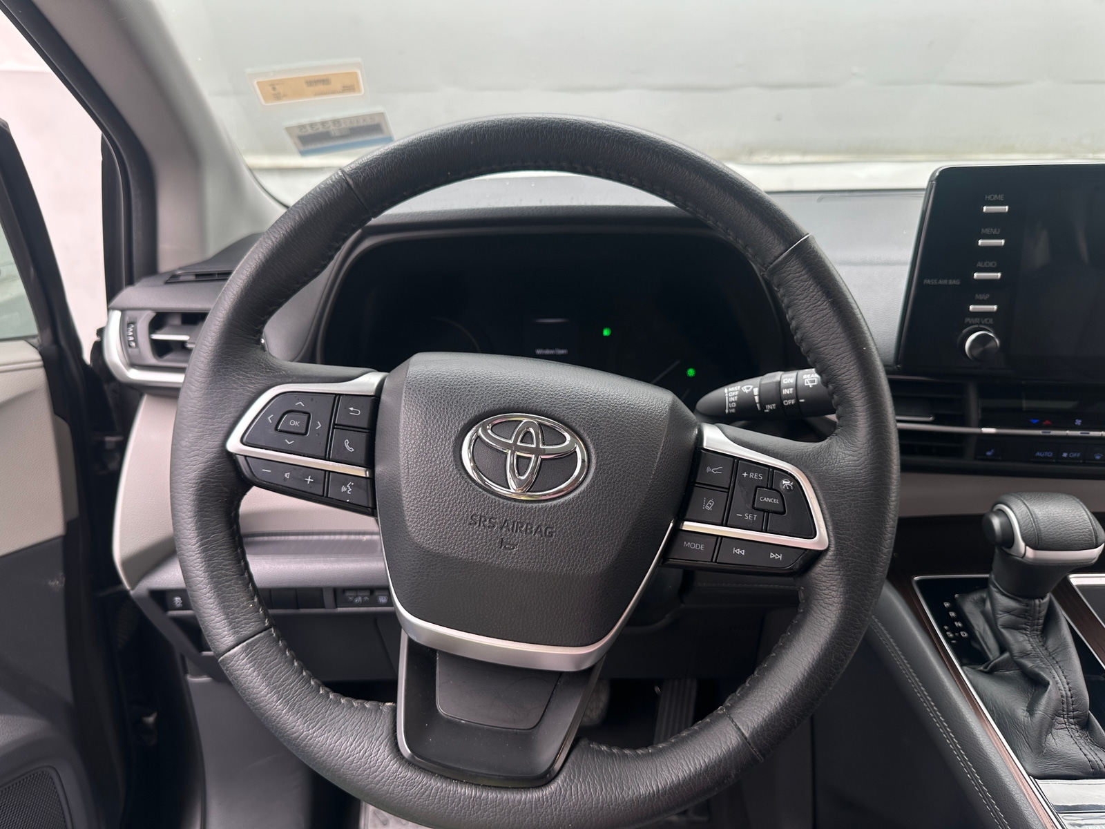 Thumbnail: 2021 Toyota Sienna - 4