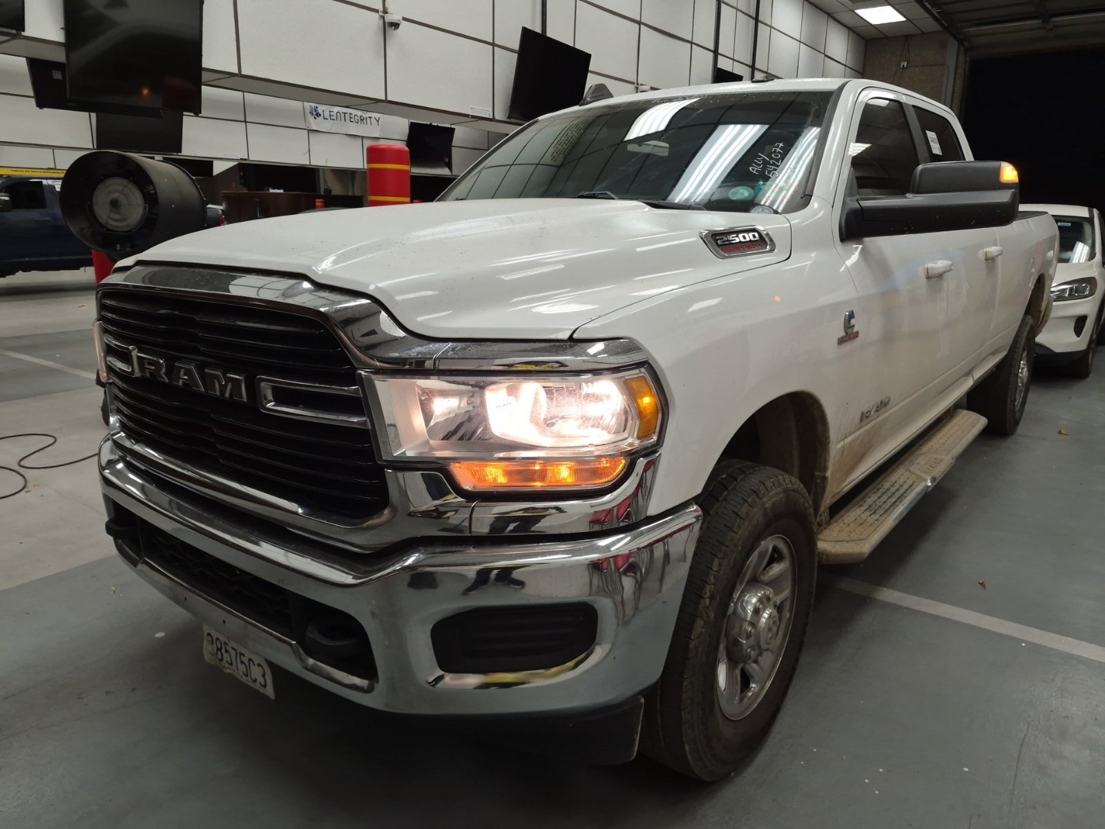 2021 Ram 2500 Big Horn 4x4 Crew Cab 8' Box