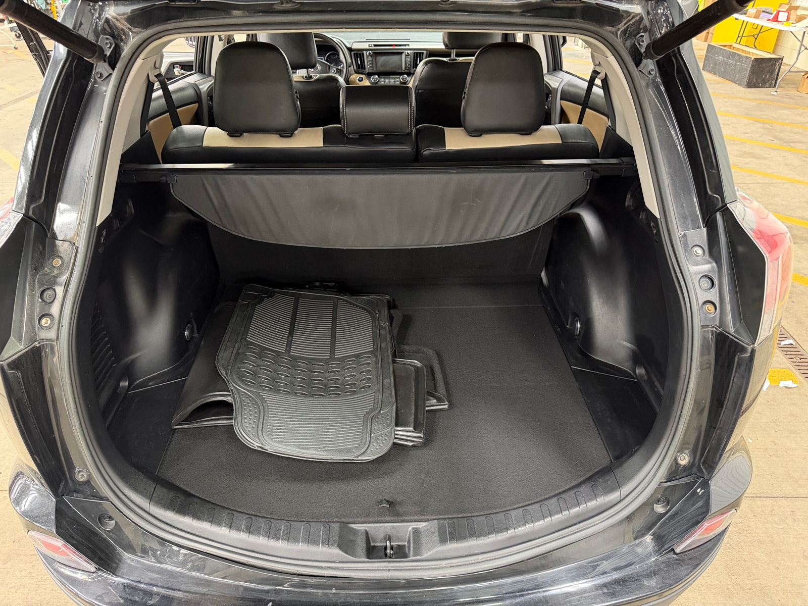 Thumbnail: 2017 Toyota RAV4 - 7