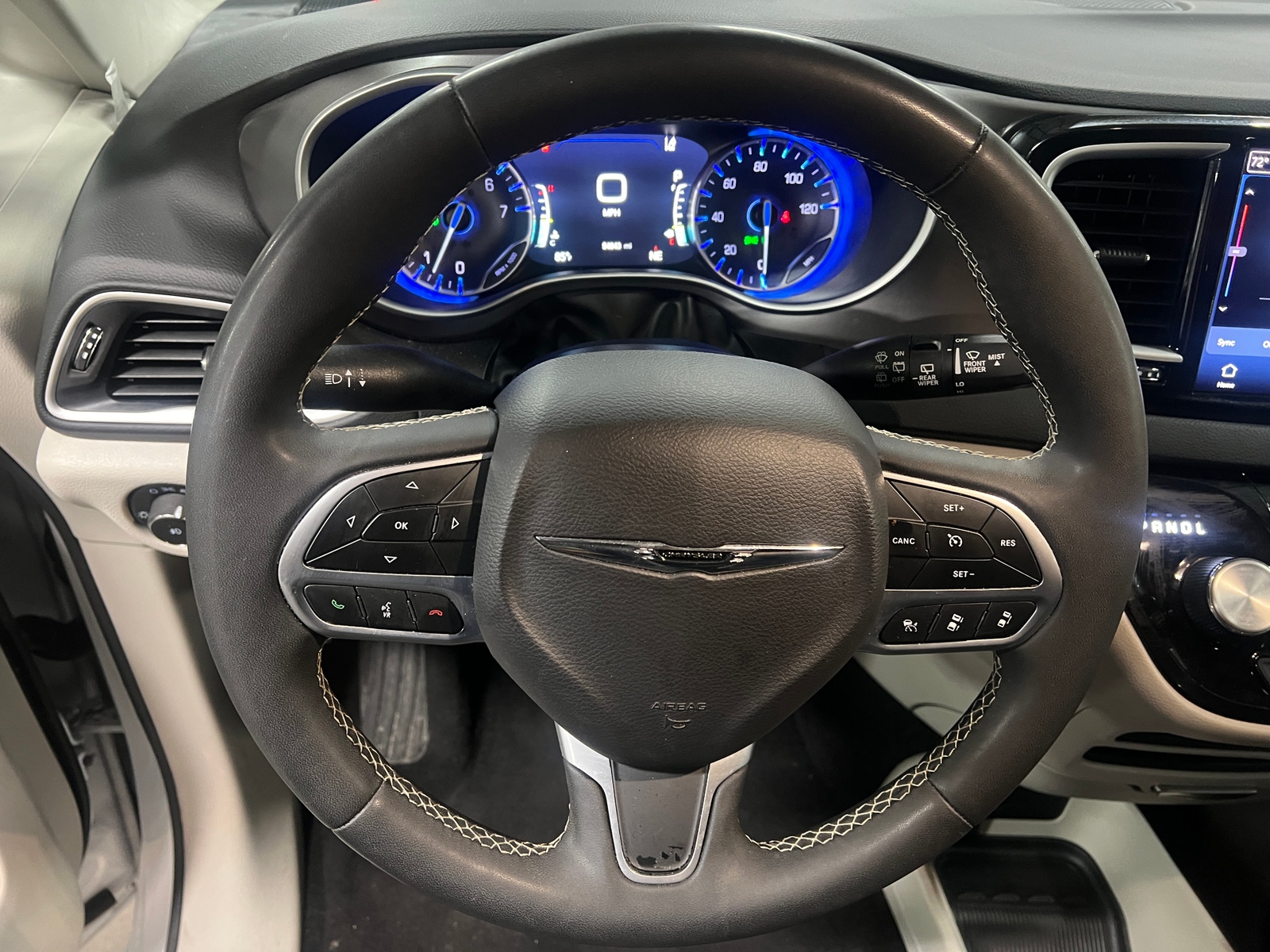 Thumbnail: 2024 Chrysler Pacifica - 4