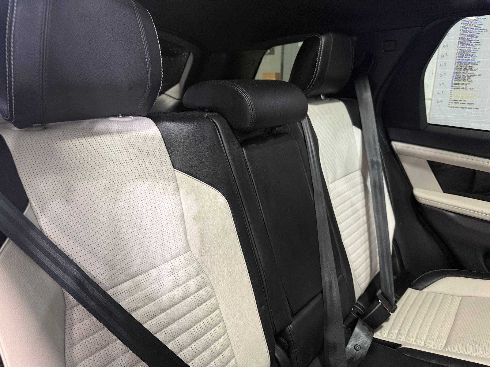 Thumbnail: 2021 Land Rover Discovery Sport - 5