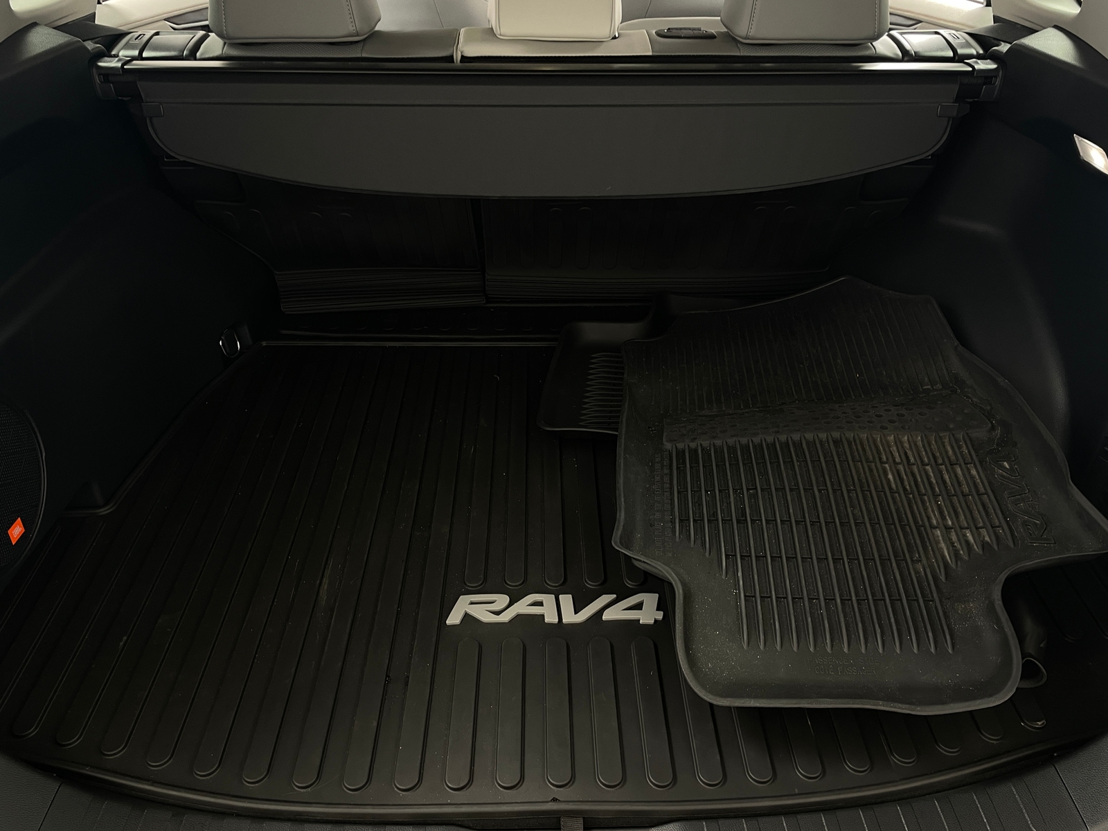 Thumbnail: 2024 Toyota RAV4 - 7