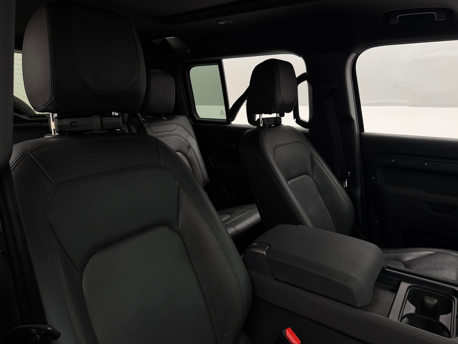 Thumbnail: 2023 Land Rover Defender - 2