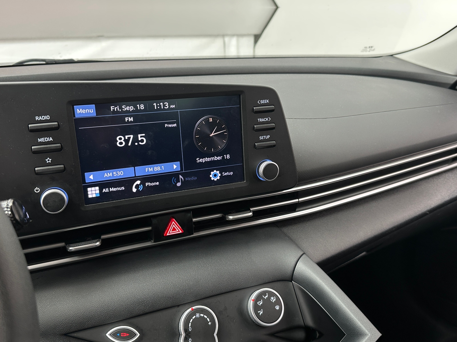Thumbnail: 2022 Hyundai Elantra - 4