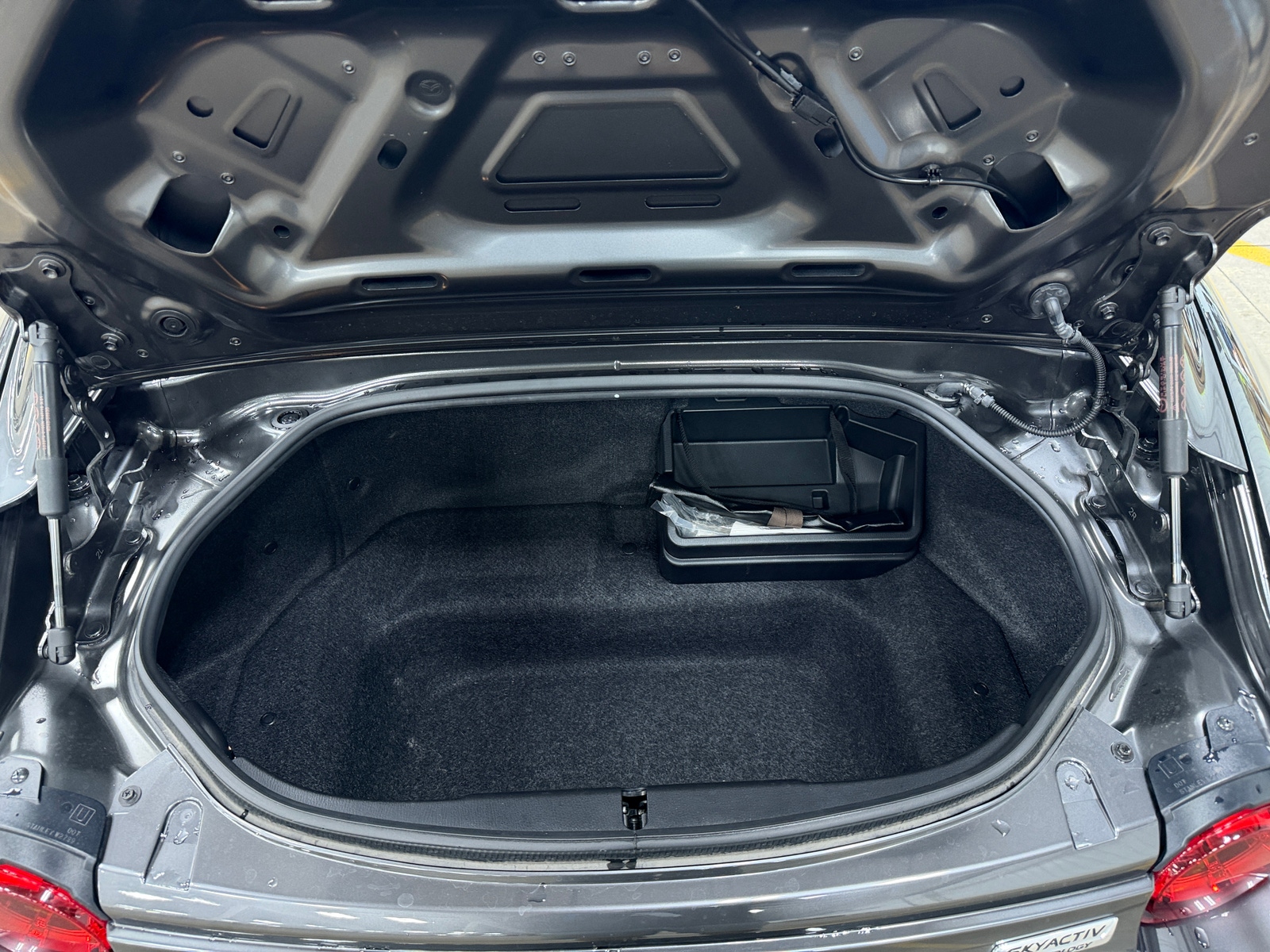 Thumbnail: 2019 Mazda MX-5 Miata - 5