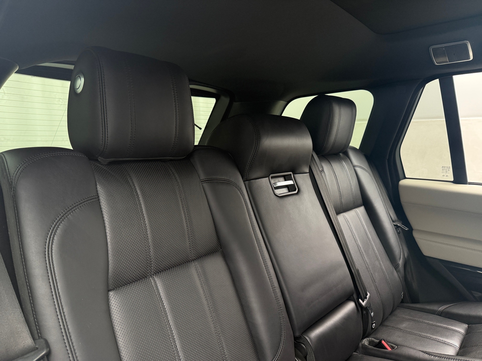 Thumbnail: 2017 Land Rover Range Rover - 6