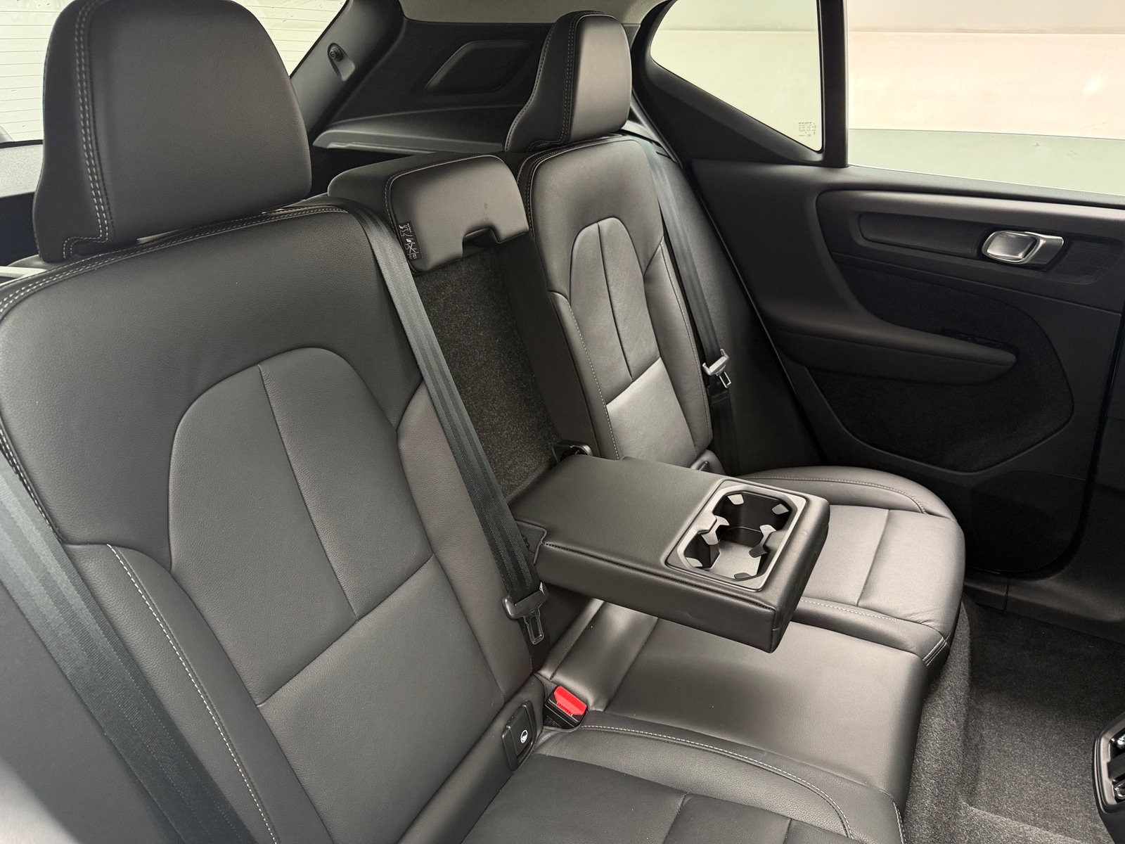 Thumbnail: 2024 Volvo XC40 - 5