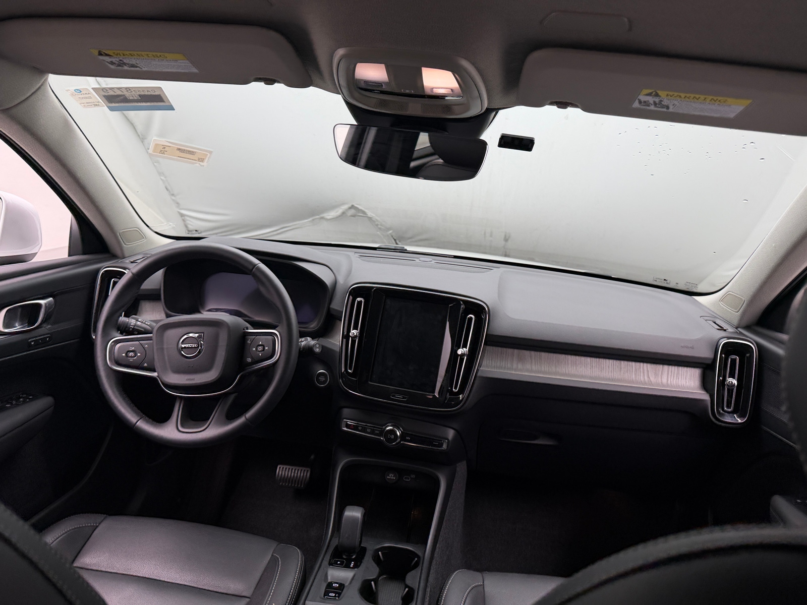 Thumbnail: 2024 Volvo XC40 - 2