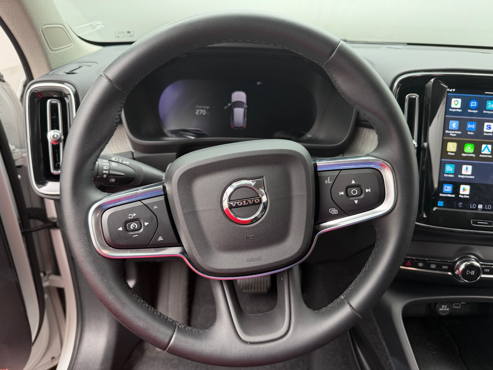 Thumbnail: 2024 Volvo XC40 - 4