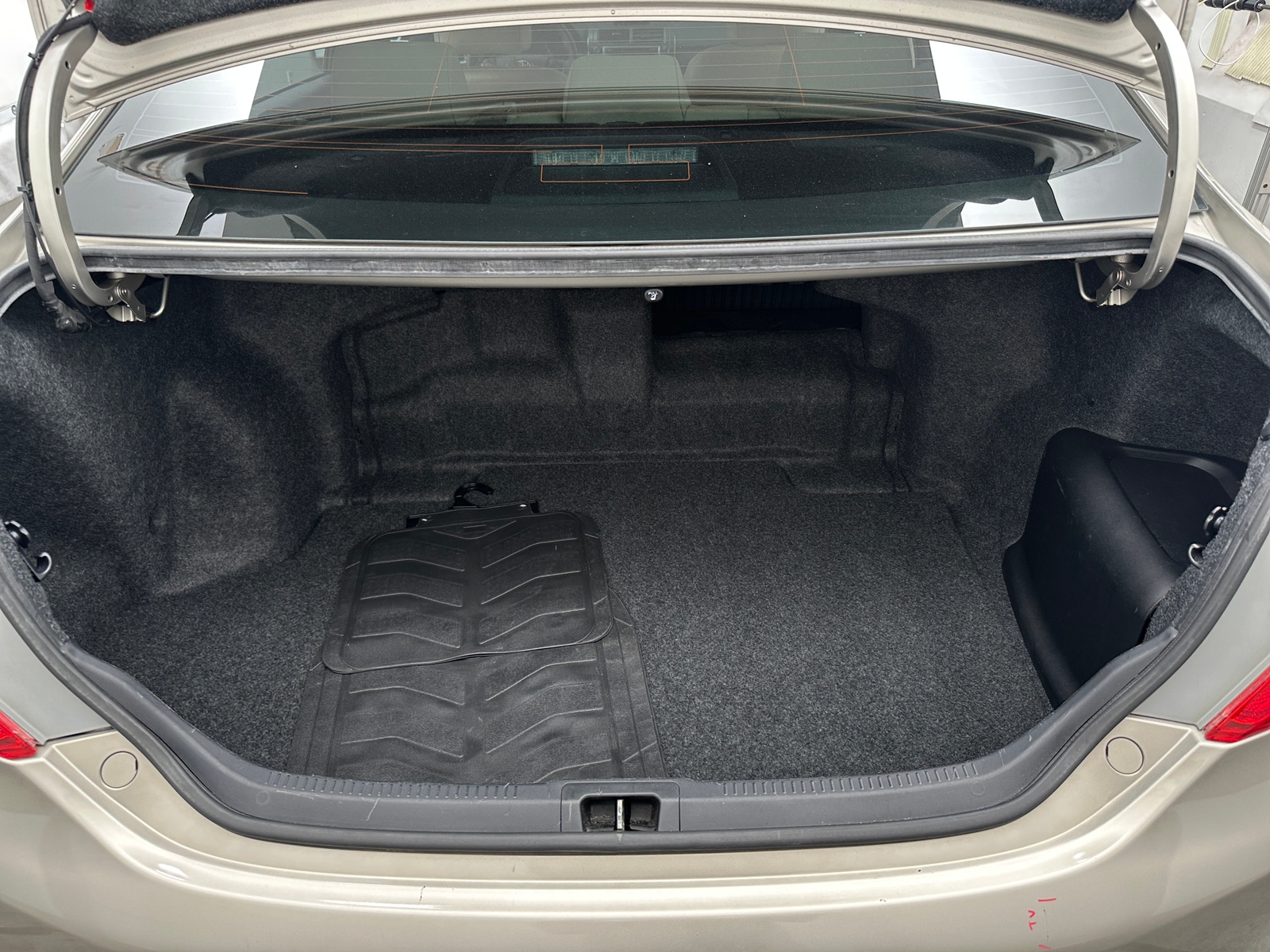 Thumbnail: 2014 Toyota Camry - 7