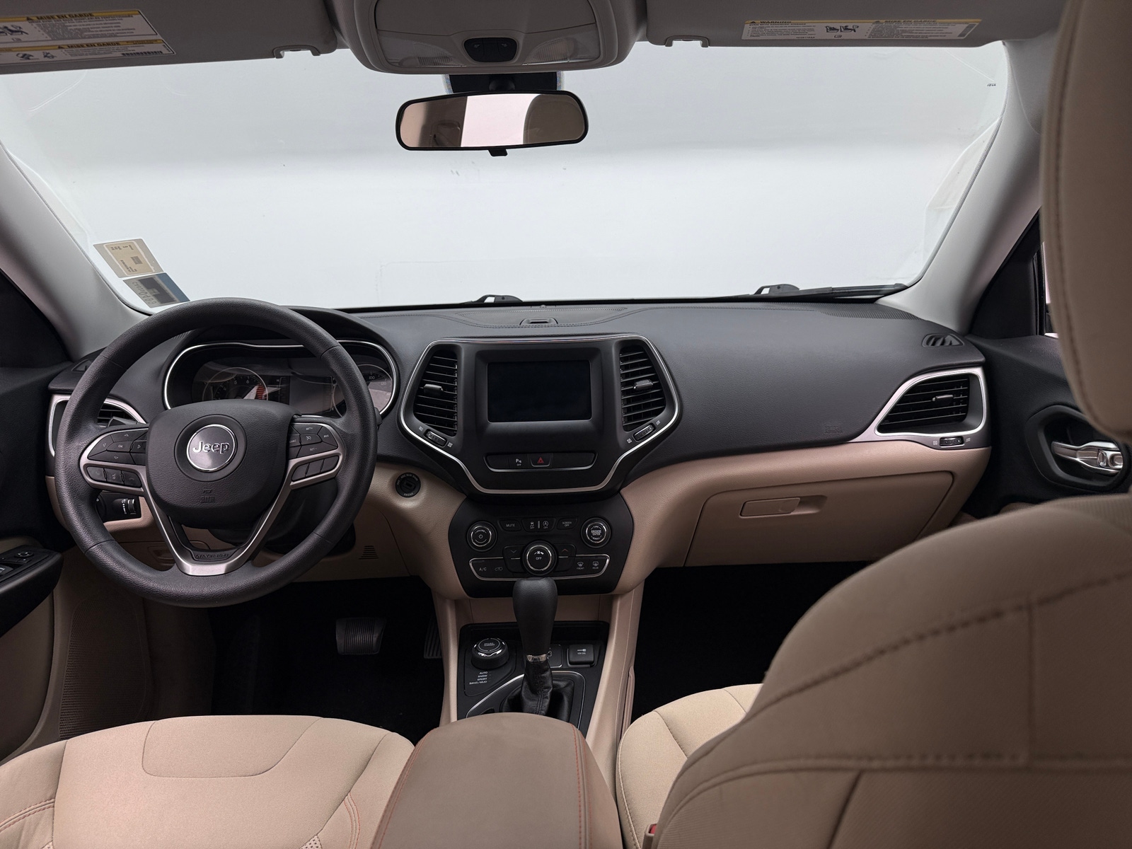 Thumbnail: 2019 Jeep Cherokee - 3