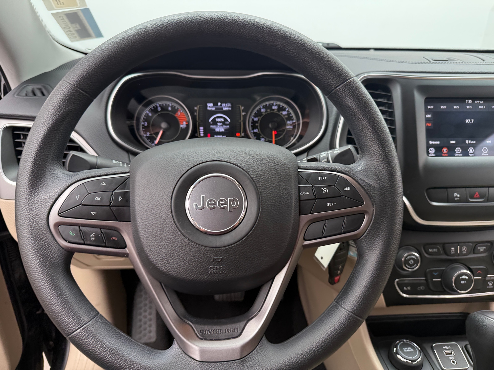 Thumbnail: 2019 Jeep Cherokee - 5