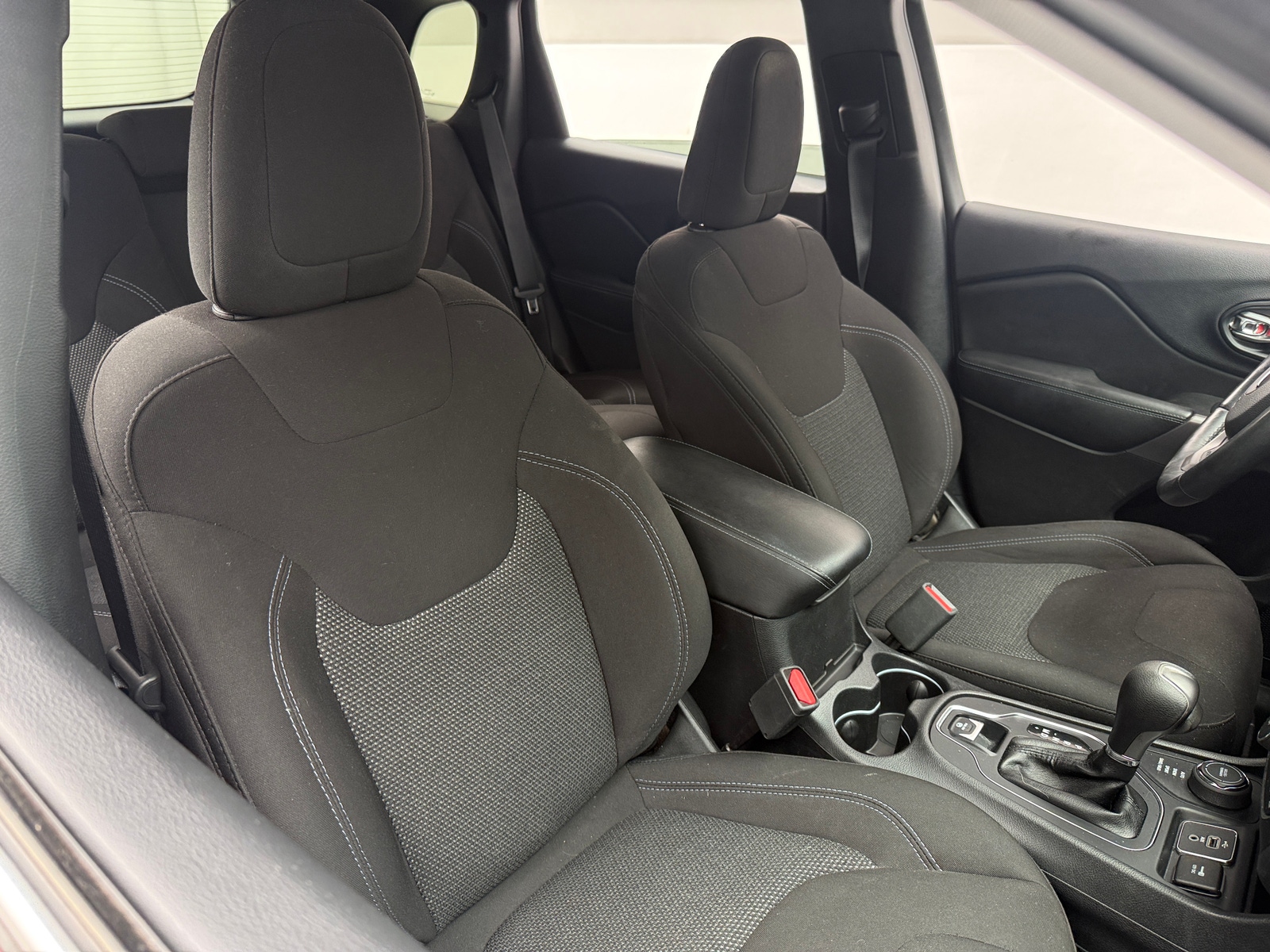 Thumbnail: 2019 Jeep Cherokee - 2