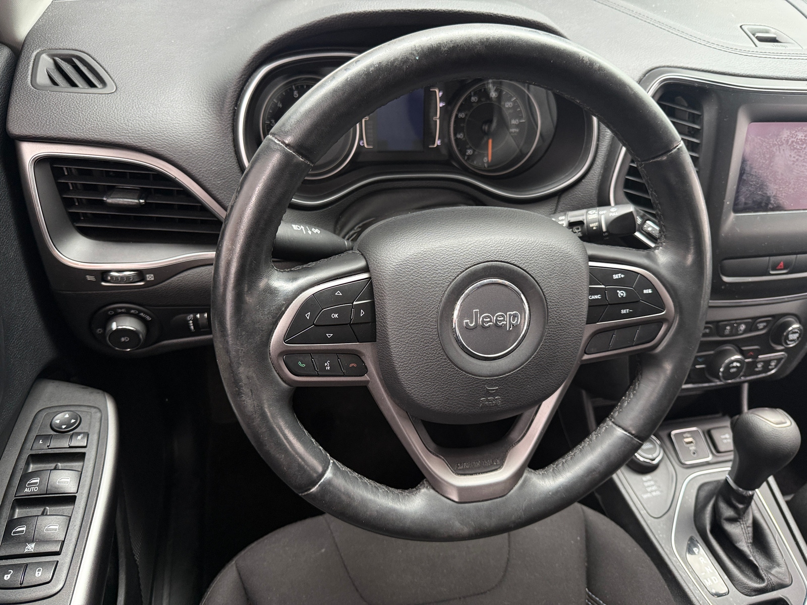 Thumbnail: 2019 Jeep Cherokee - 5