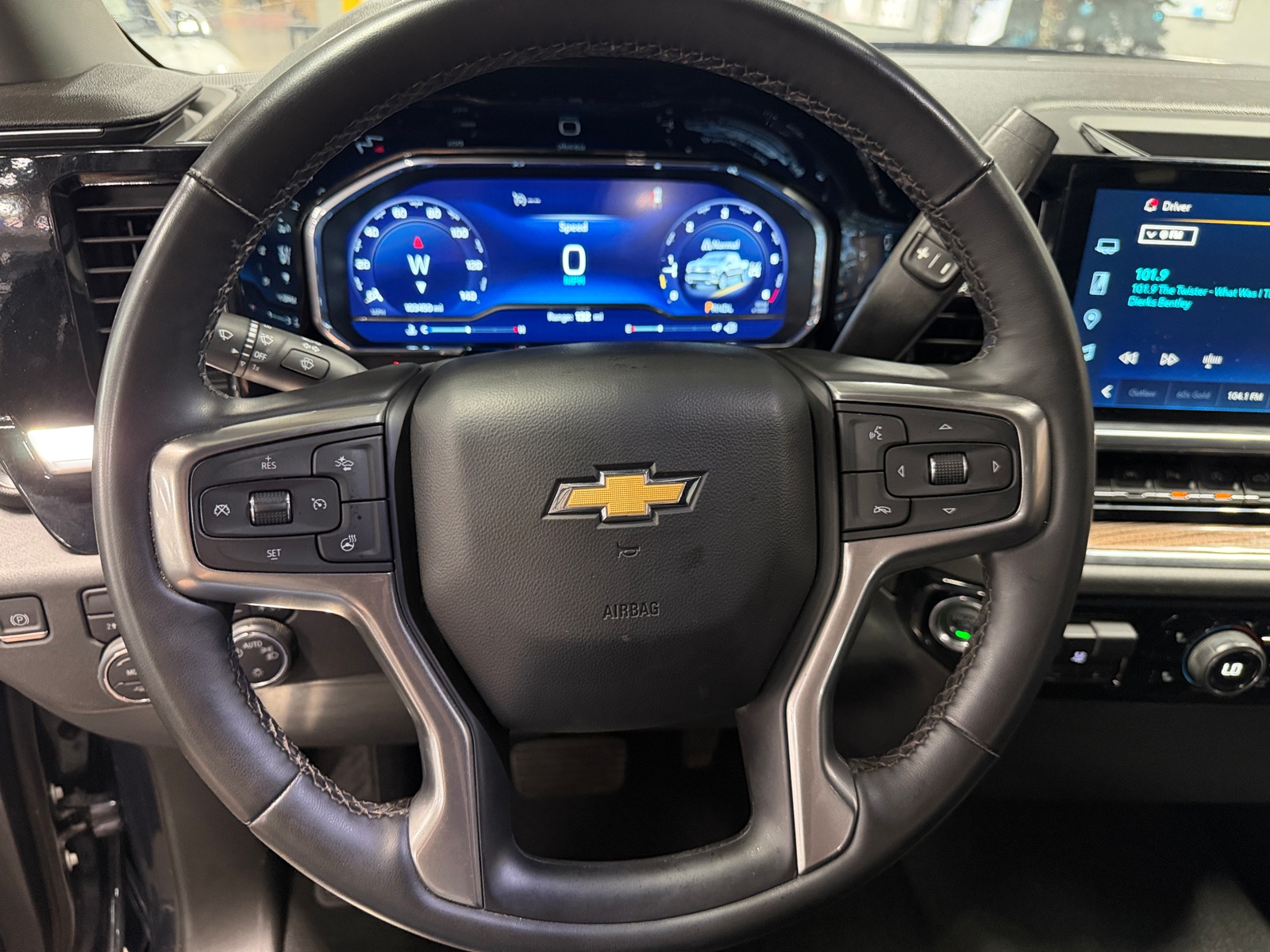 Thumbnail: 2023 Chevrolet Silverado 1500 - 5