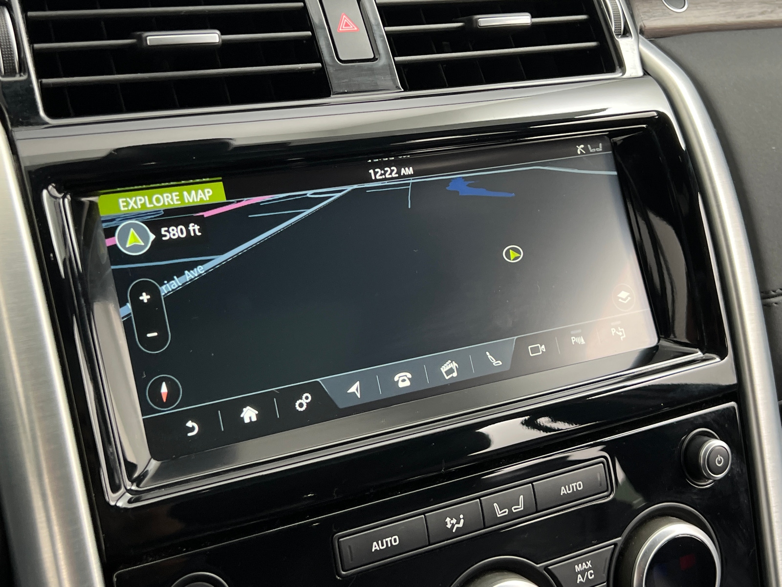 Thumbnail: 2020 Land Rover Discovery - 3