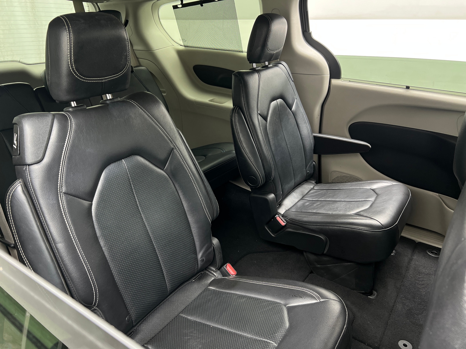 Thumbnail: 2022 Chrysler Pacifica - 5