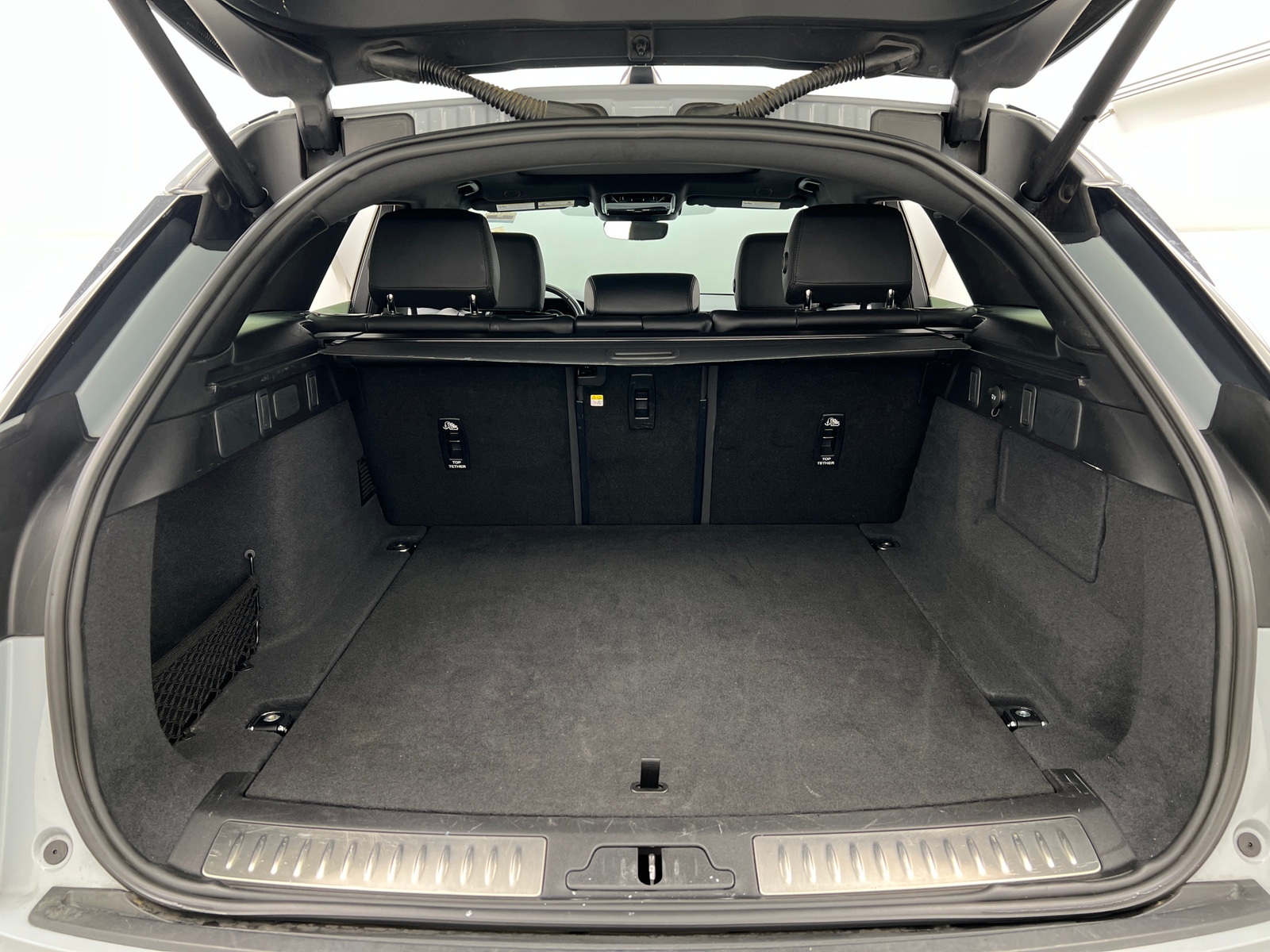 Thumbnail: 2025 Land Rover Range Rover Velar - 7