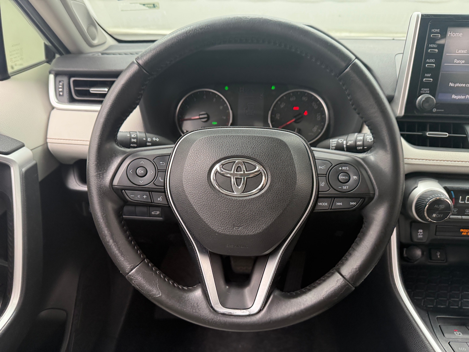 Thumbnail: 2020 Toyota RAV4 - 4