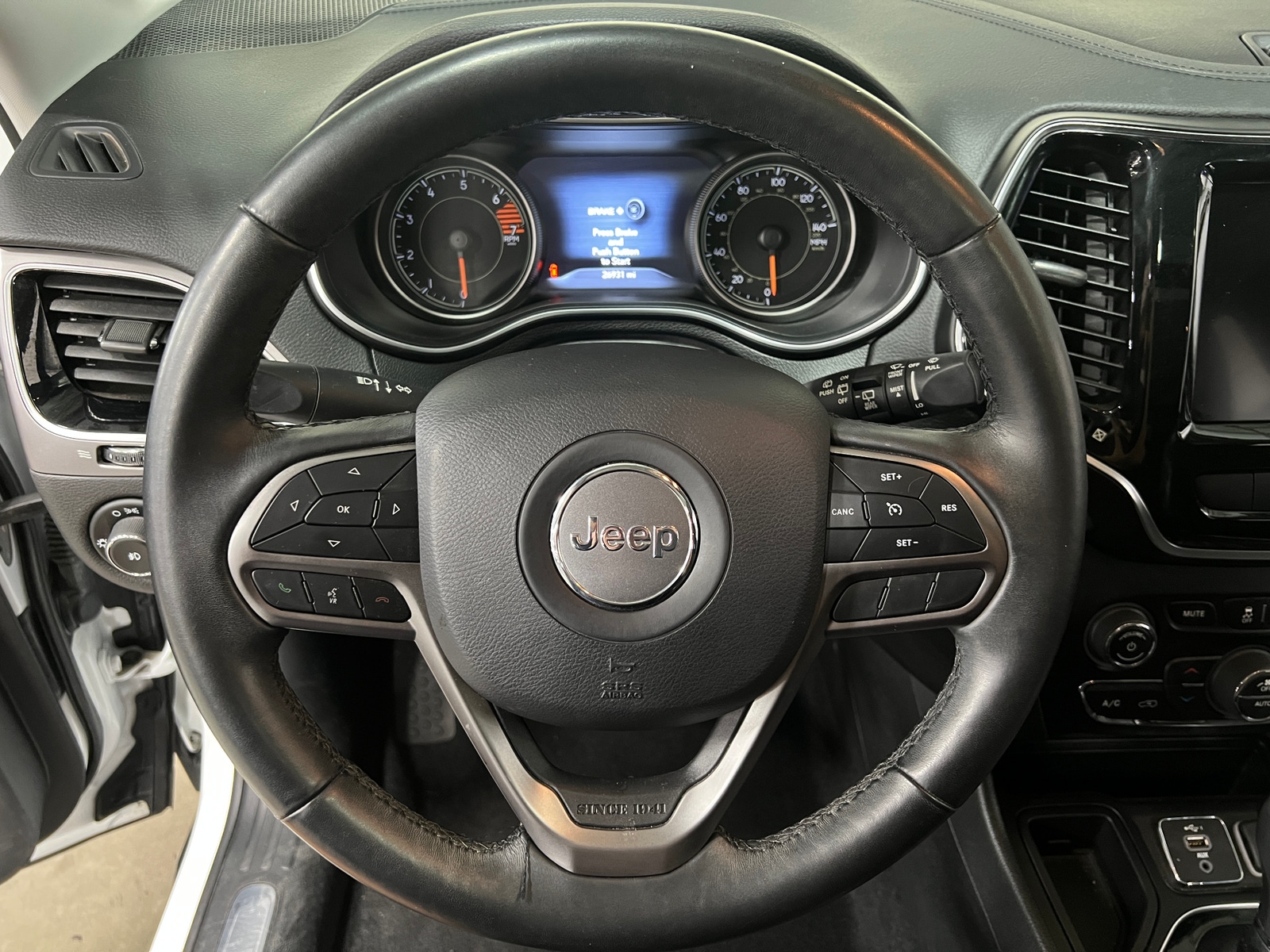 Thumbnail: 2019 Jeep Cherokee - 4