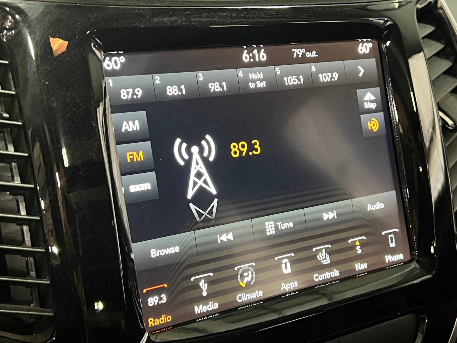 Thumbnail: 2019 Jeep Cherokee - 3