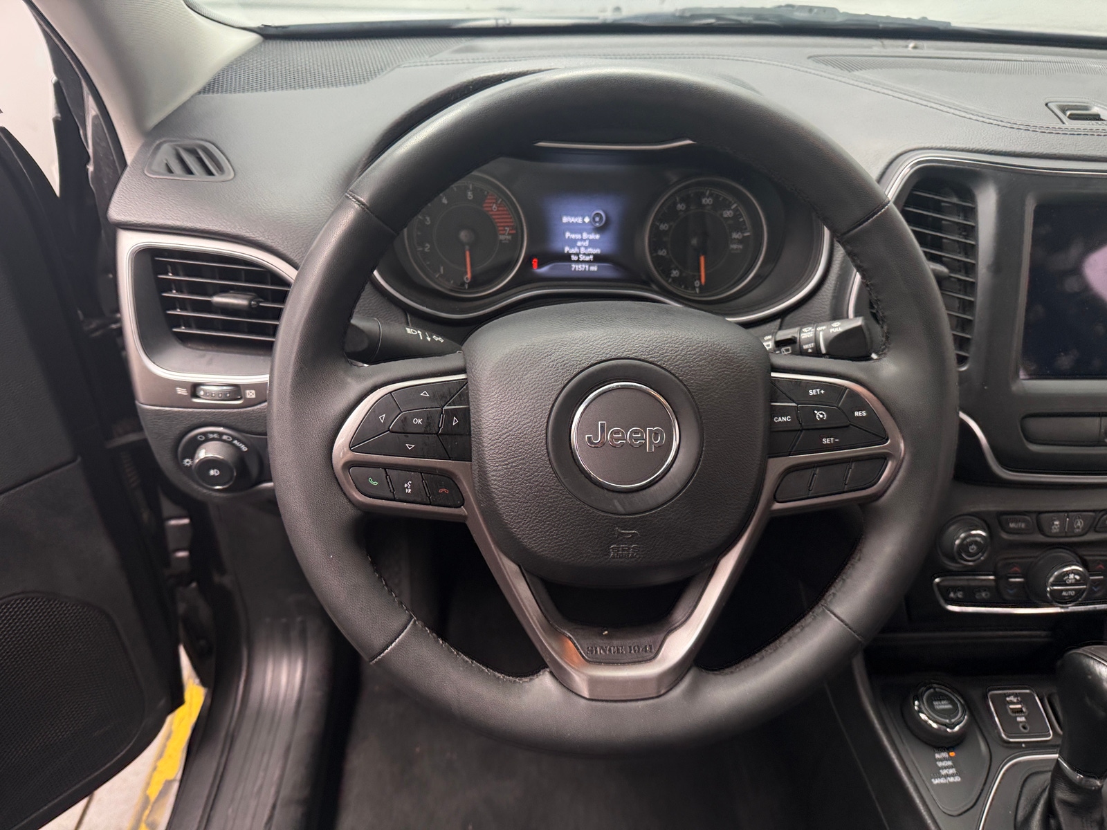 Thumbnail: 2022 Jeep Cherokee - 4