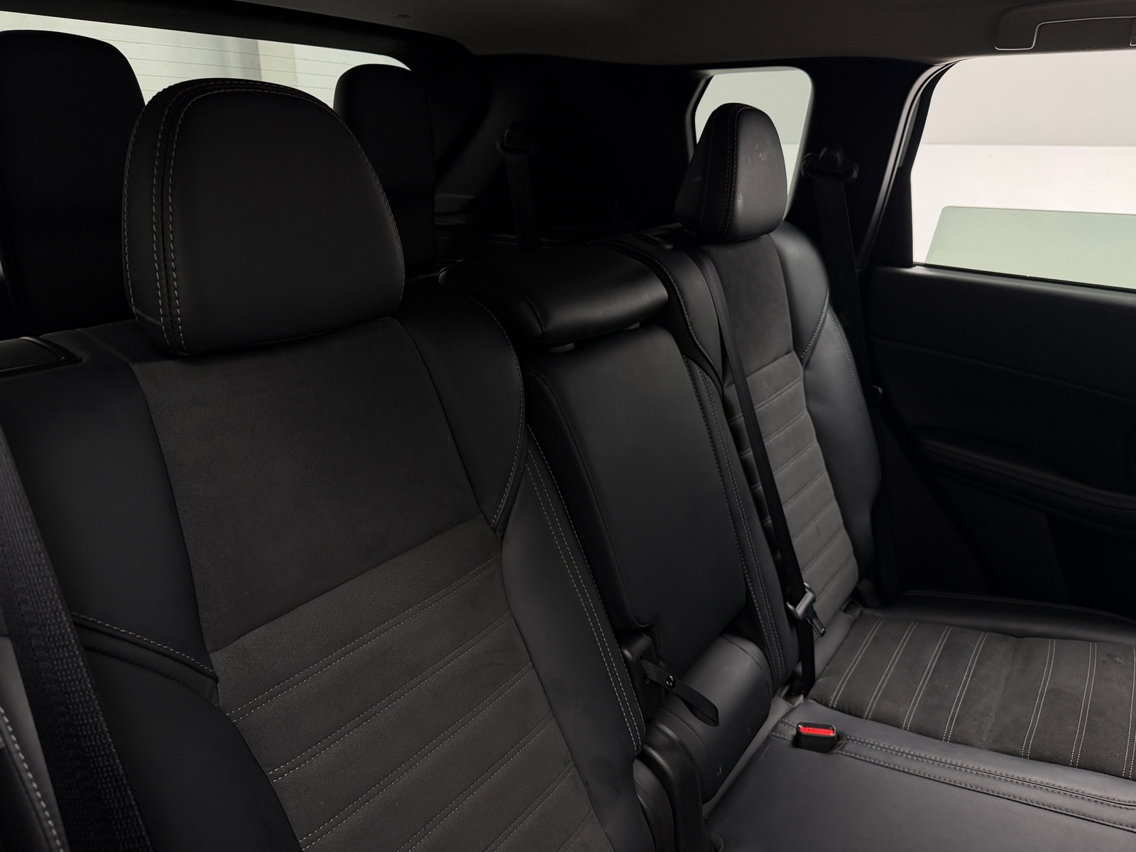 Thumbnail: 2025 Mitsubishi Outlander - 6