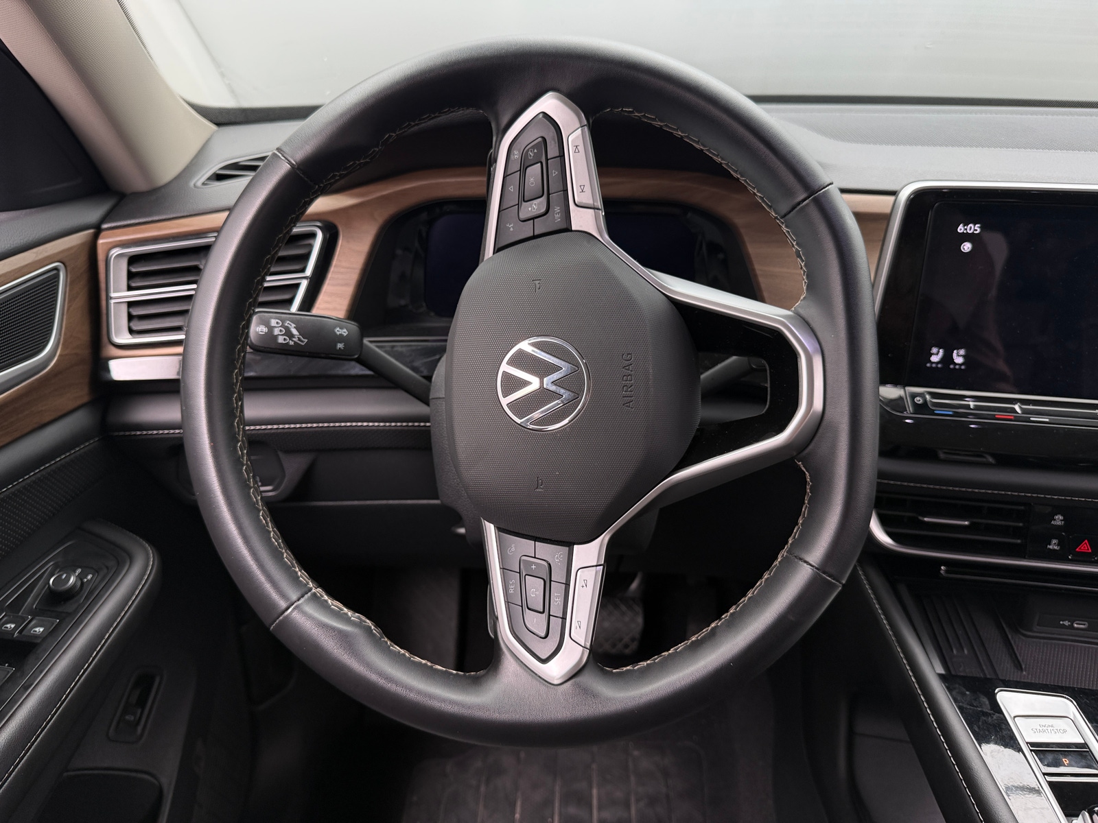 Thumbnail: 2025 Volkswagen Atlas - 4